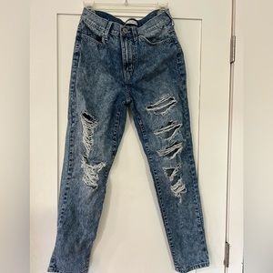 Women’s mom jeans, so